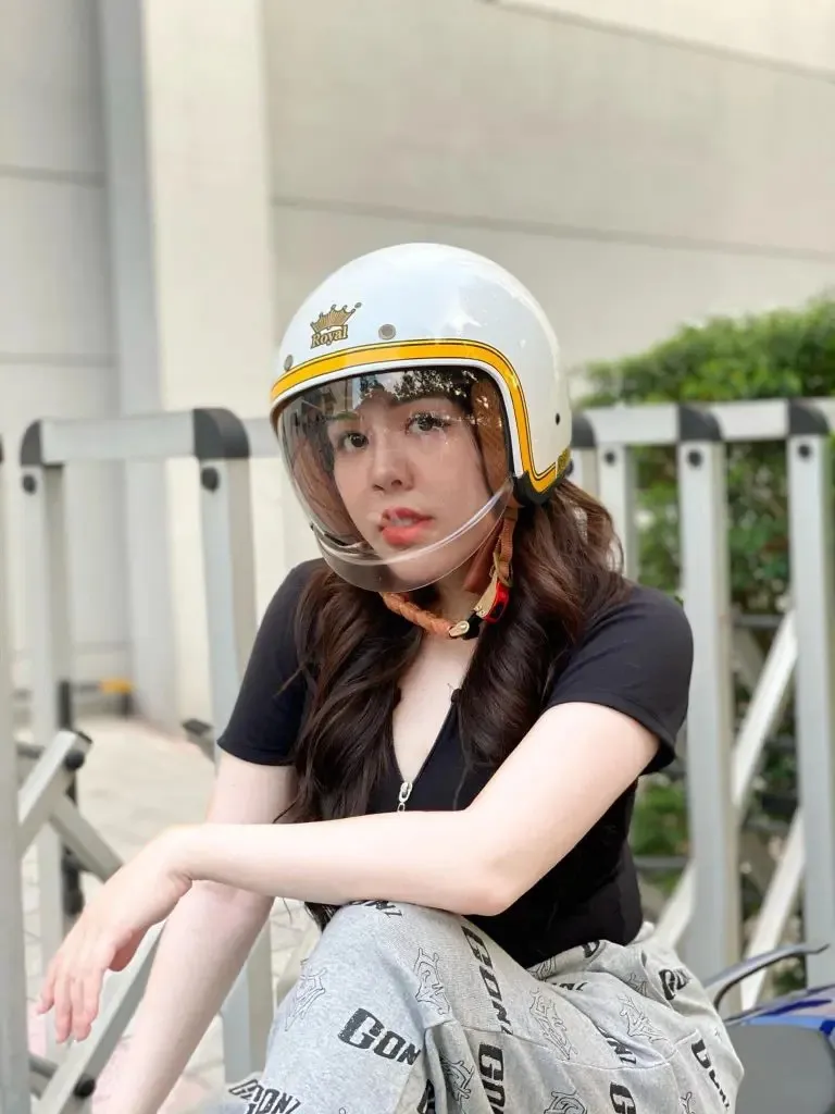 Mũ Bảo Hiểm 3/4 Đầu Có Kính Thiết Kế Đẹp Chống Gió Cực Tốt